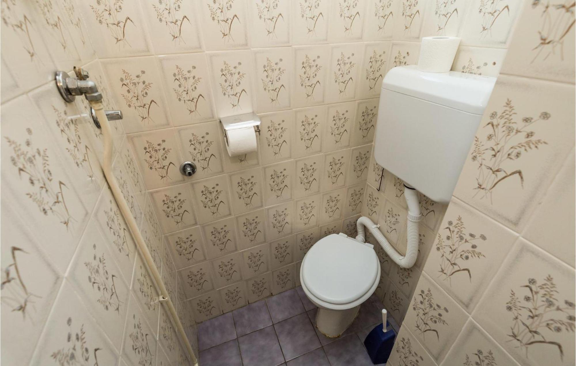 4 Bedroom Awesome Apartment In Sveti Juraj Extérieur photo