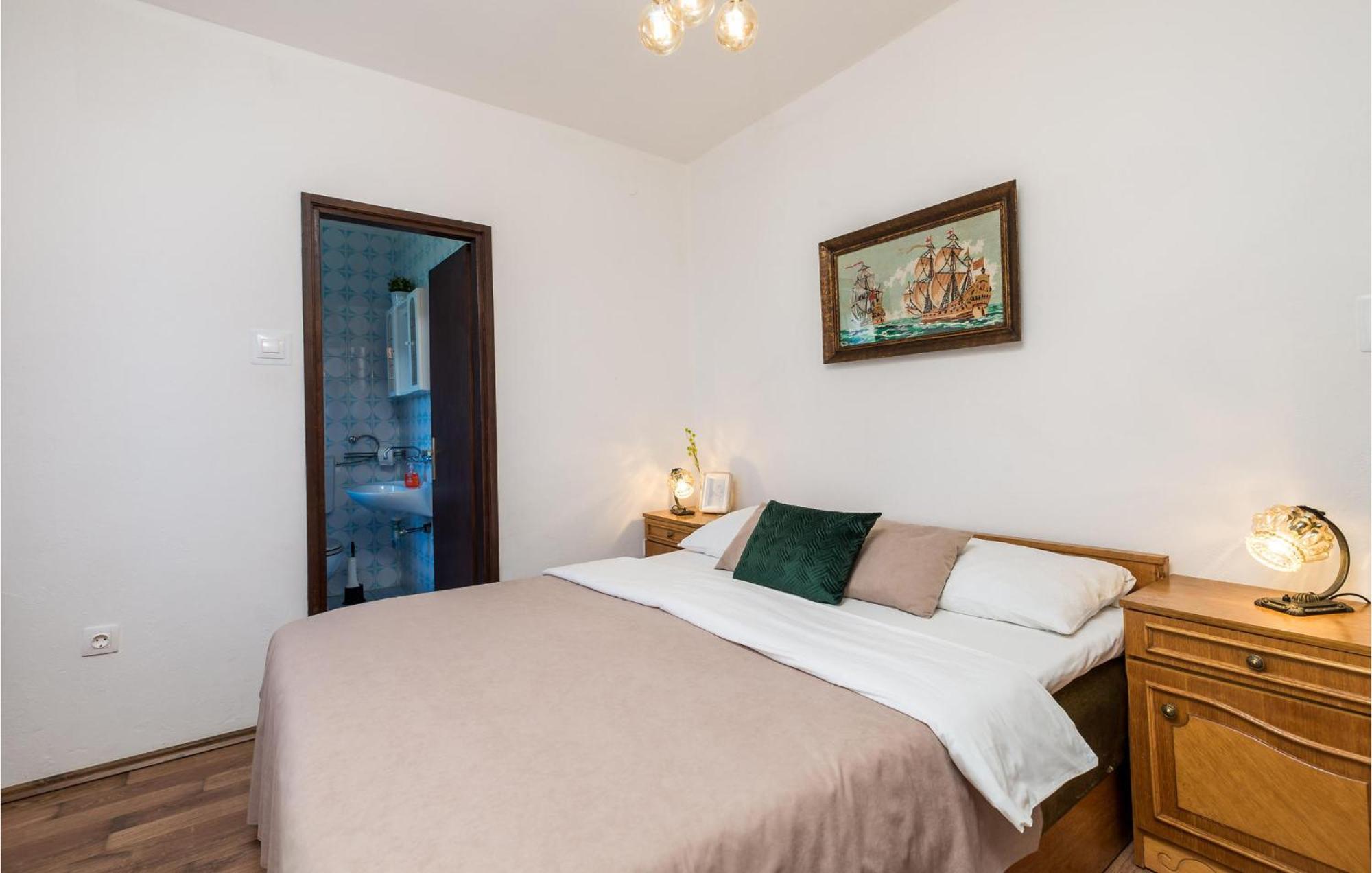 4 Bedroom Awesome Apartment In Sveti Juraj Extérieur photo