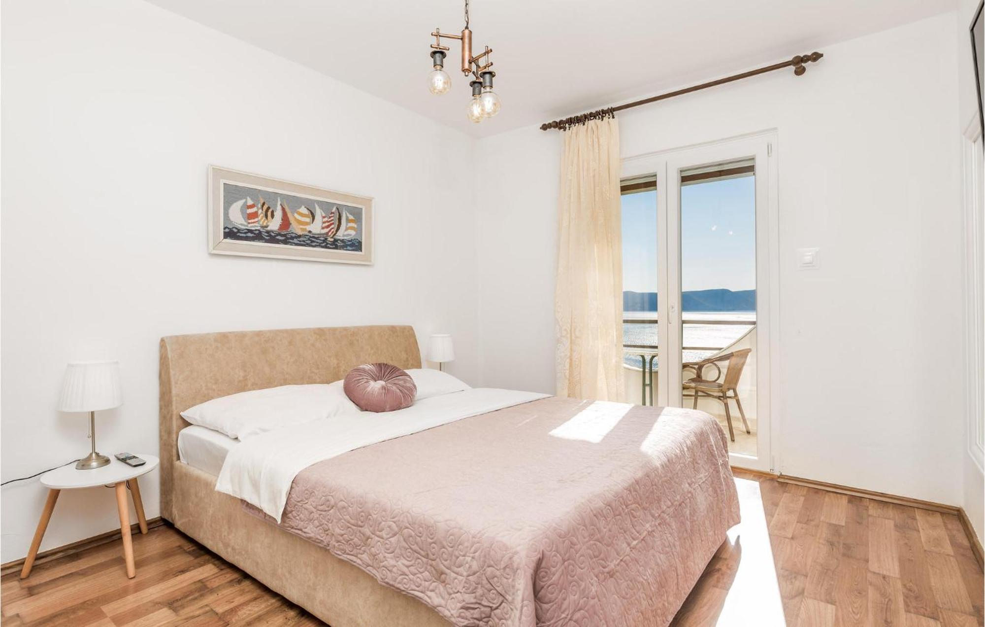 4 Bedroom Awesome Apartment In Sveti Juraj Extérieur photo